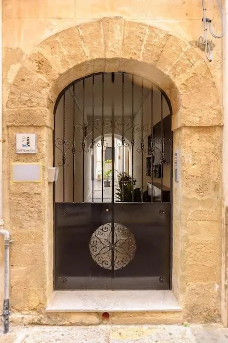 La Dimora Degli Archi Villa Marsala 0*,